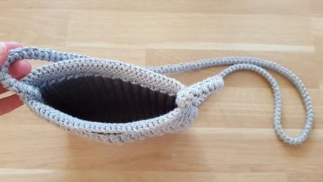 Háčkovaná kabelka, 