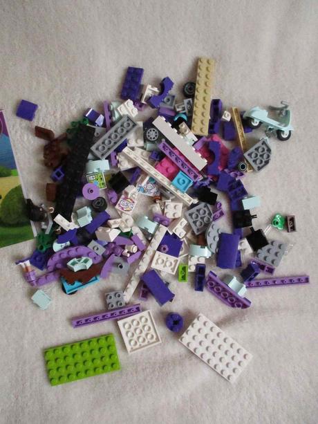 Lego friends emma a umělecký stojan, 