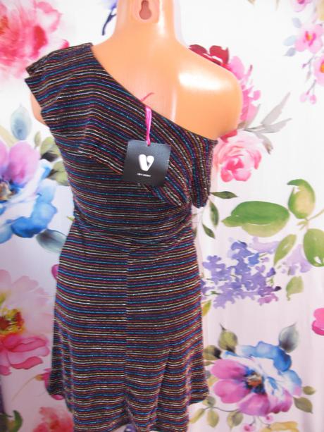 Elastické třpytivé šaty s volánkem, 146