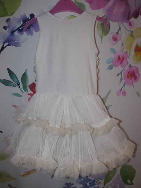 Smetanově bílé pružné šaty s tutu sukní, 98
