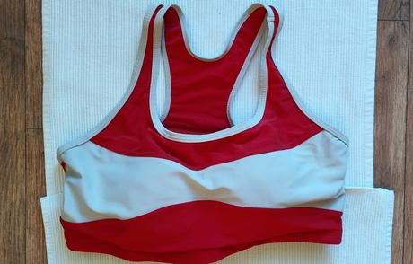 Čtyři trika vel. l, xl, tepláky a body za 43 kč/ks, l