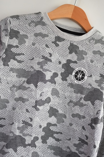 Mikina vel. 9 - 10 let, f&f,140