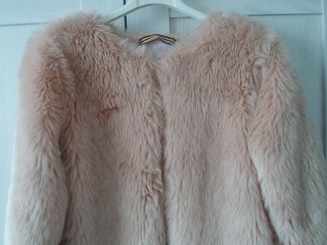 Růžový chlupatý kabát kabátek bunda, tu,152