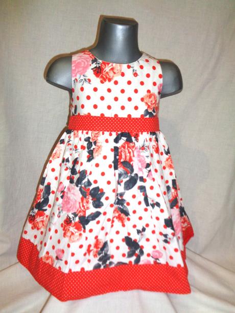 Krásné bíločervené květované šaty, marks & spencer,110