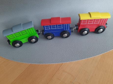 Dřevěné vláčky carousel tesco,