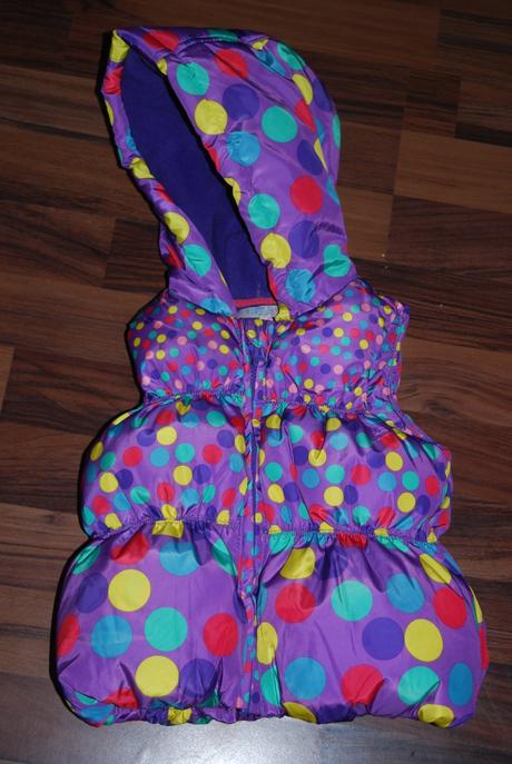 Puntíkovaná buřinkatá vesta ms, marks & spencer,104