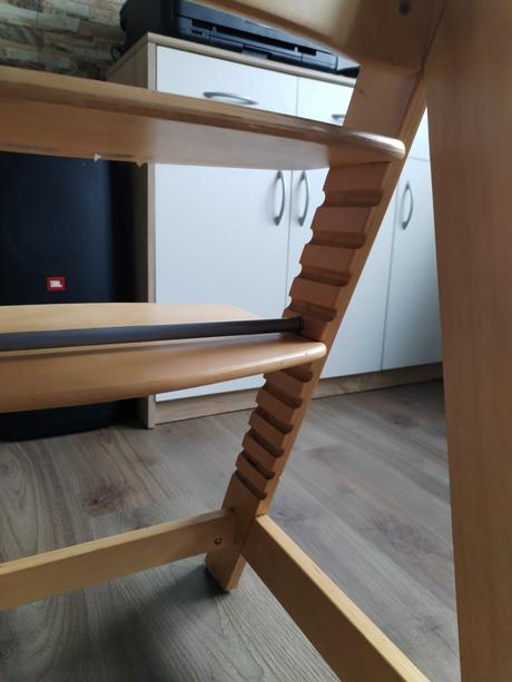 Celodřevěná polohovatelná jídelní židle pro dítě,