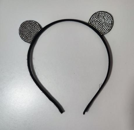 4 čelenky a 2 sponky, 