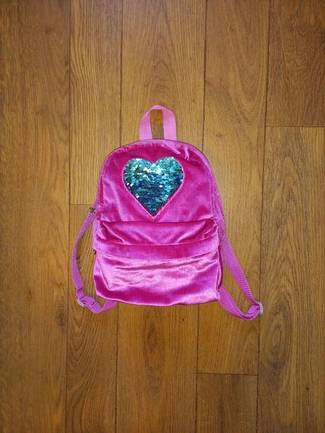 Růžový batůžek,