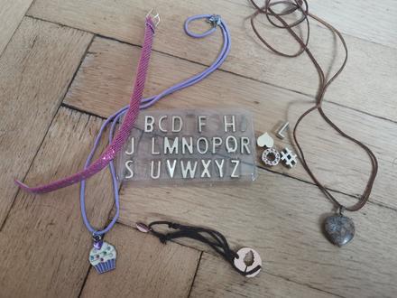 Náramek přívěsek, 