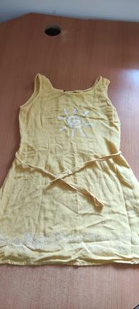 Lehké žluté šatičky, 116