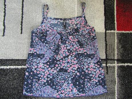 Letní tílko s volánem vel.m-zn.colours of the worl, m