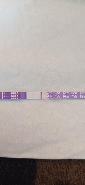 Je test před menstruací pozitivní?