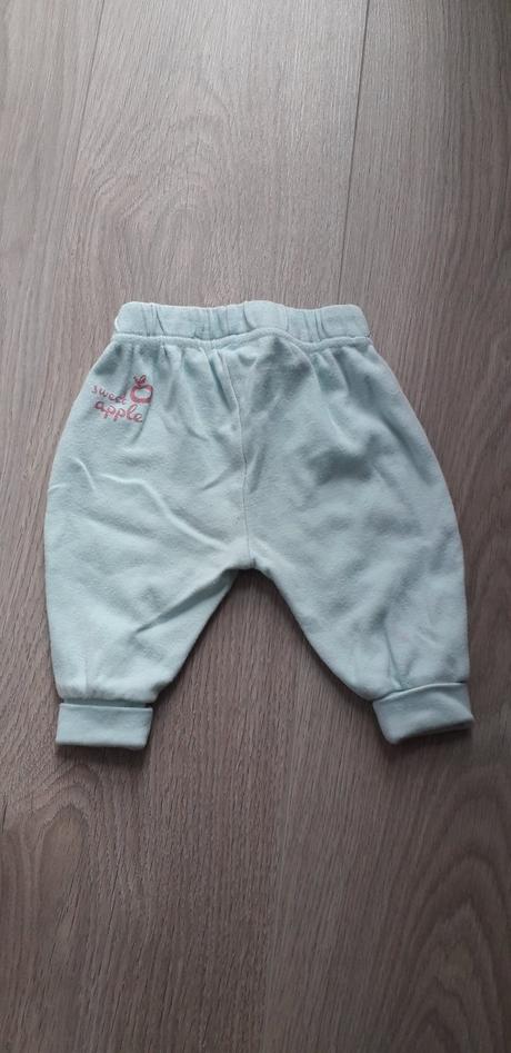 187 - tepláčky, ergee,56