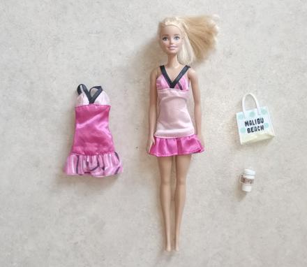 Panenka barbie s doplňky, 