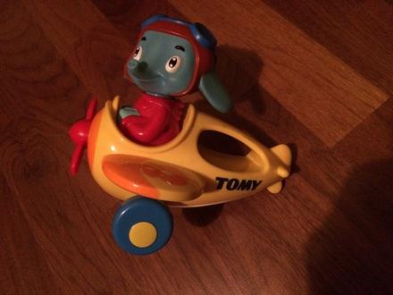 Tomy slůně v letadle, 