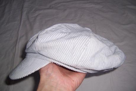 Manžestrová čepice s kšiltem, 