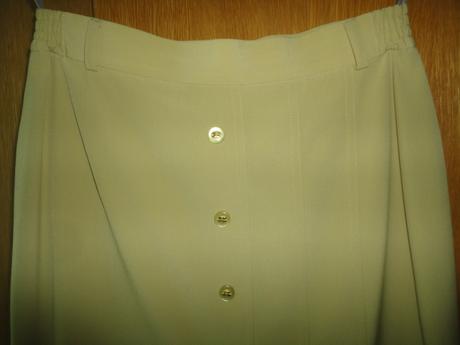 Delší vypracovaná butiková sukeň, vel. 38, 38