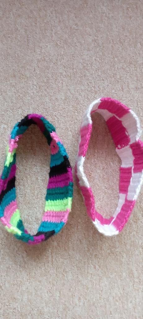 2x pletená čelenka,