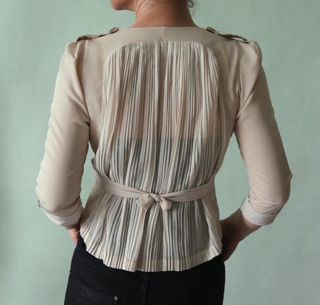Zajímavá halenka s plisovanými zády vel.xs-34, xs