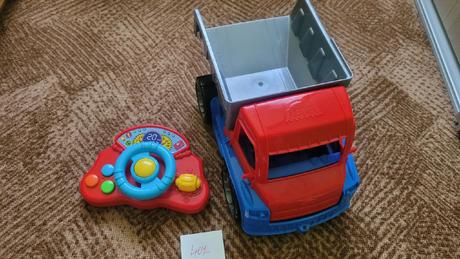 Hrací volant a auto se sklápěcí korbou, 