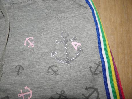 Dívčí šedé kraťasy zn. kugo vel.140, kugo,140