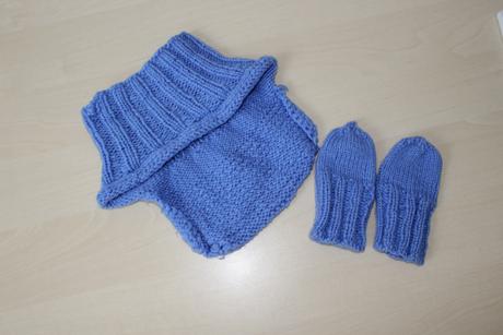 Rukavice + nákrčník, 62