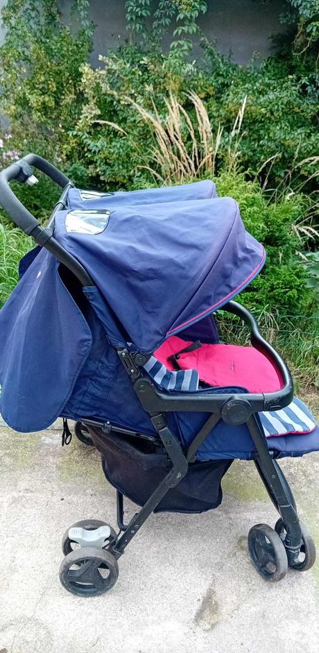 Dvojkočár ( dvojgolfky), joie