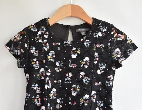 Šaty vel. 7 - 8 let, primark,128