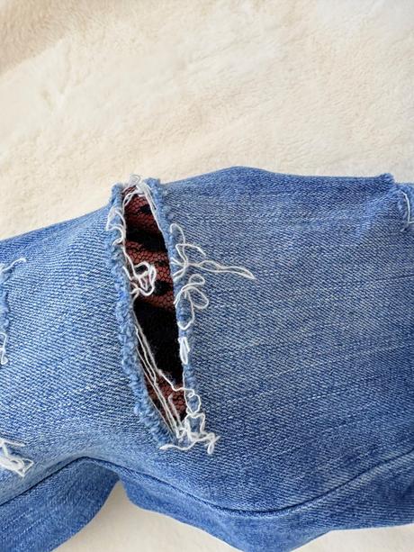 Džíny mango díry s černou krajkou  34, mango,34