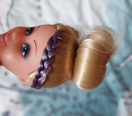 Panenka alá barbie,