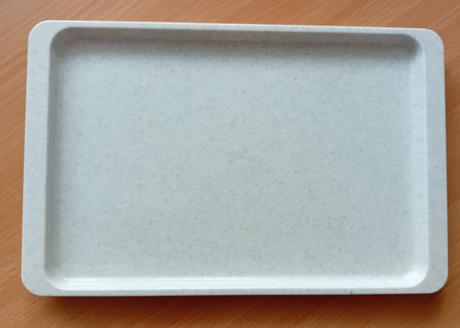 Plastový tácek, 