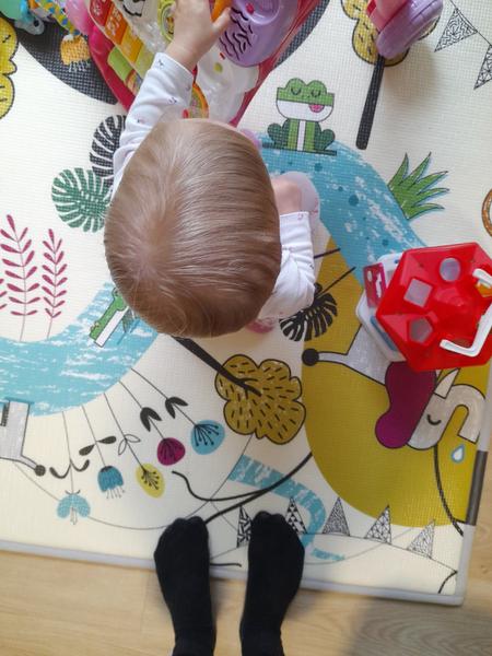 Daly byste dítěti helmičku na spaní?