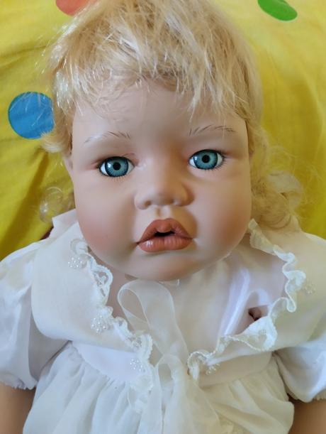 Značené porcelánové miminko, 