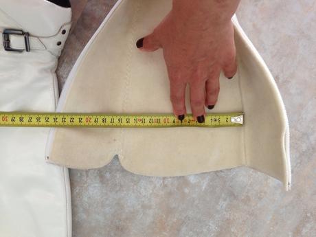 Elegantní bílé vysoké kozačky vel.36 podpatek lesk, 36