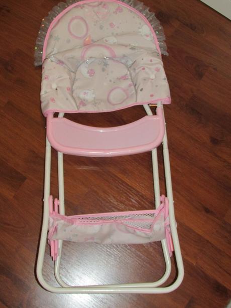 Jídelní židlička pro panenky, 