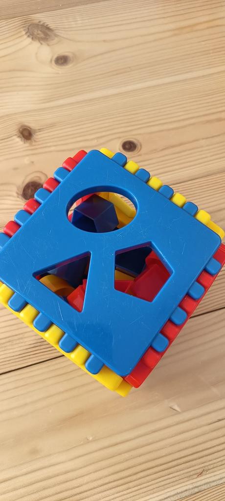 Vhazovací motorická kostka,