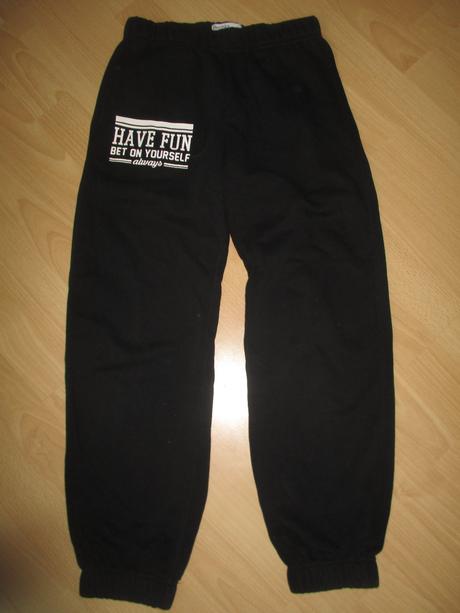 Tepláky s nápisem, bershka,146