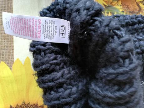 Sada dvou zimních čepic, zn. f&f., f&f