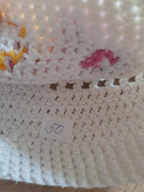 Háčkované čepičky, vel cca 52 - 54cm, 52