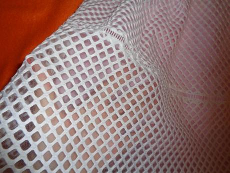 Exkluzivní bílé síťované šaty s růžovou podšívkou, 158