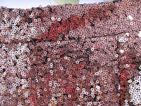 Společenská sukně pošitá měděnými flitry, 40