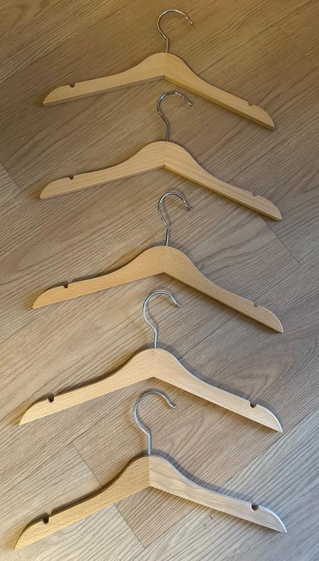 Hänga dřevěná ramínka 5 ks, 