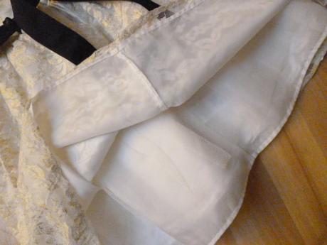 Krajkové šaty vel. 5 l star, 110