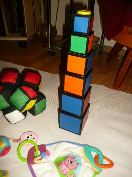 Hračky mimi spirála knížka šustivá kostky kousátko,