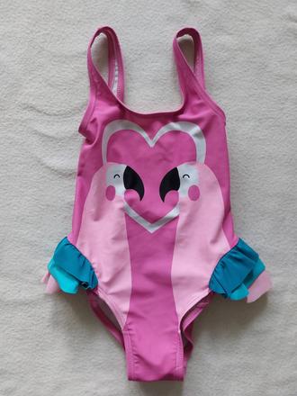 Plavky s plameňáky, 104