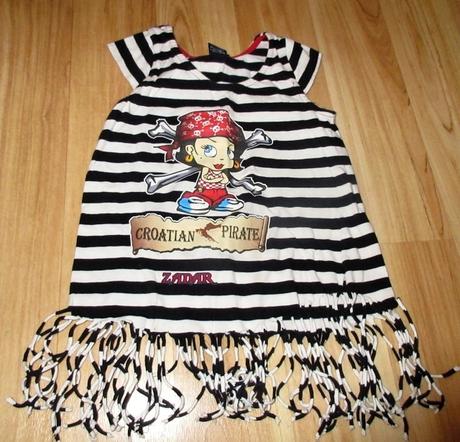 Námořní šaty, 92