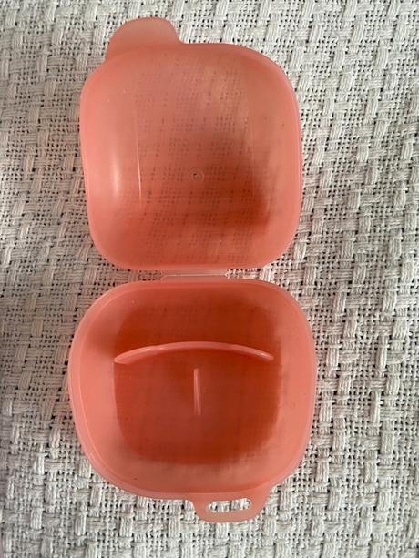 Klip/stužka a krabička na dudlík, chicco