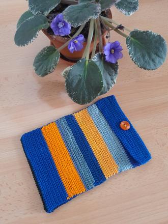 Ručně háčkované pouzdro/kabelka, 