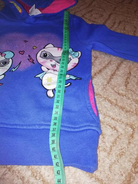 Hezká mikinka s kočičkama pěkný stav 104, c&a,104